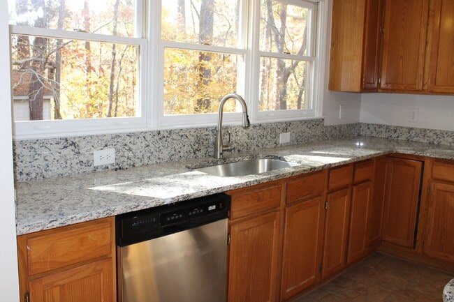 Building Photo - 112 Wenonah Way