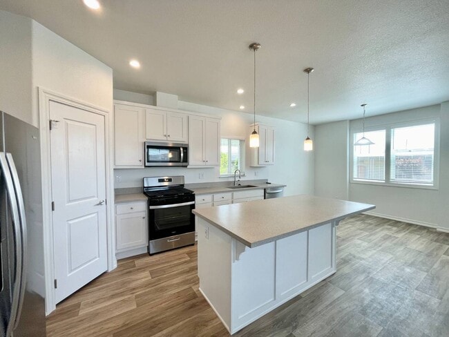 Building Photo - 34 Elm Via