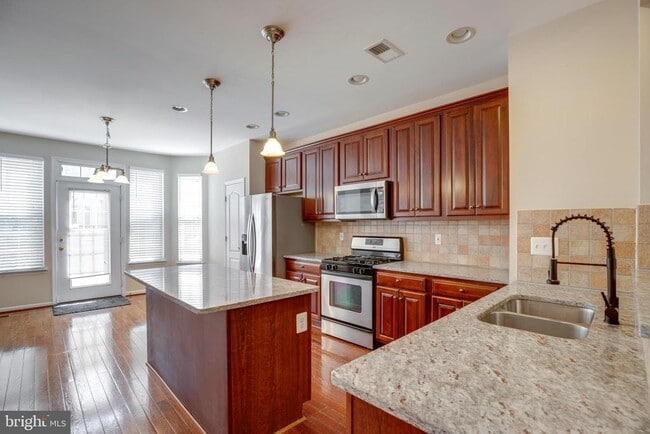 Building Photo - 4527 English Holly Dr