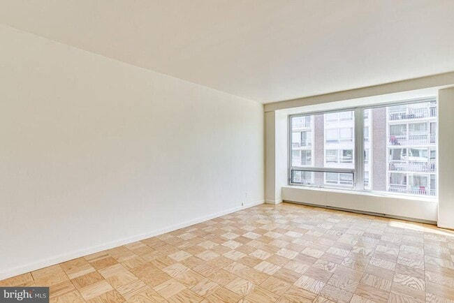 Building Photo - 1425 4th St SW