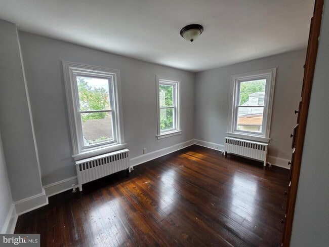 Building Photo - 623 Beatty St