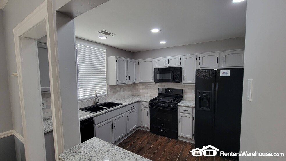 Building Photo - 4025 Hancock Cir