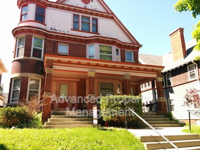 Building Photo - 3113 W McKinley Blvd