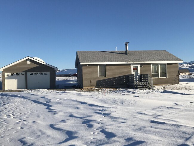 Building Photo - 15 Arapahoe Trail