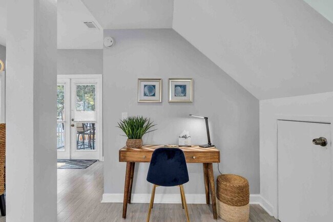 Building Photo - 61 Sunfish St