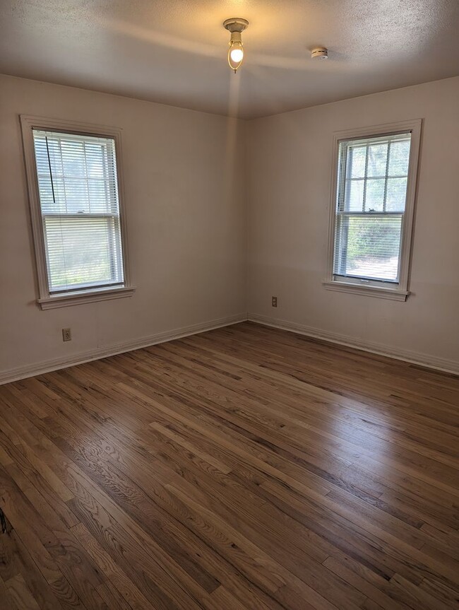 Building Photo - South St Duplex