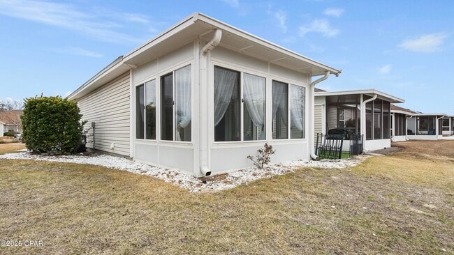 Building Photo - 3165 Meadow St
