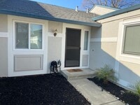 Building Photo - Beautiful Bancroft Village Home!