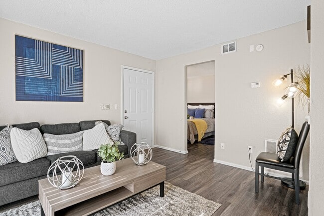 Building Photo - Diamond Creek Apartments