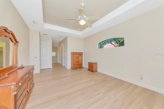Building Photo - 2012 Island Estates Dr