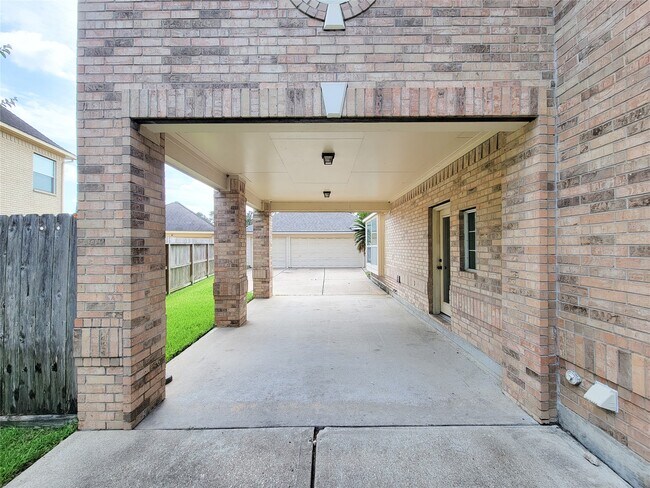 Building Photo - 914 Ivory Ridge Ln