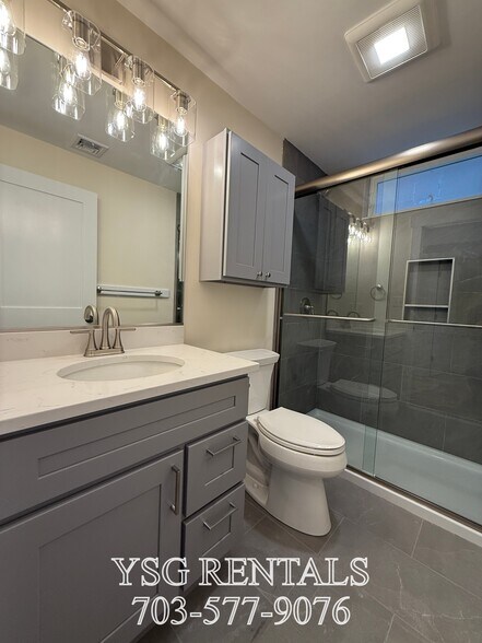 Building Photo - 14 Dorr St