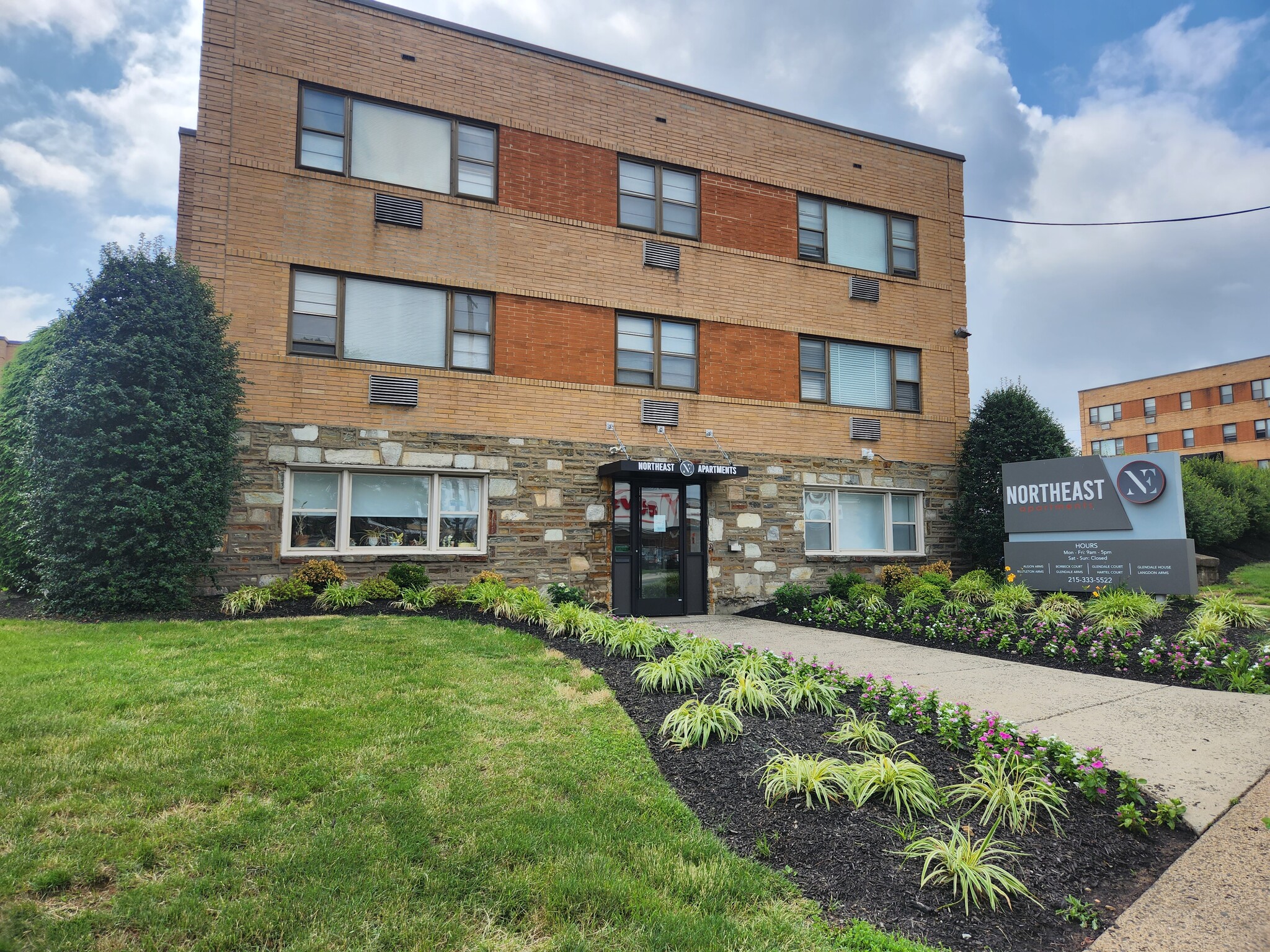 Building Photo - Northeast Apartments