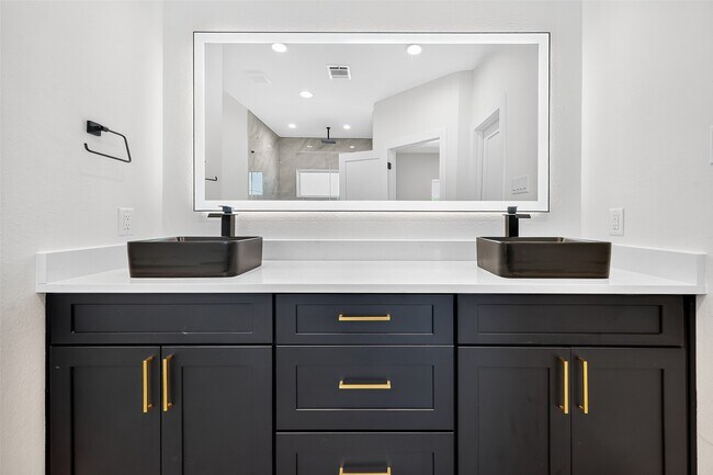 Building Photo - 12315 New Jordan Ln