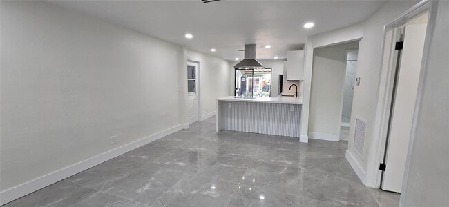 Building Photo - 5727 Cody St