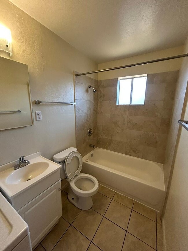 Building Photo - 1857 E University Dr