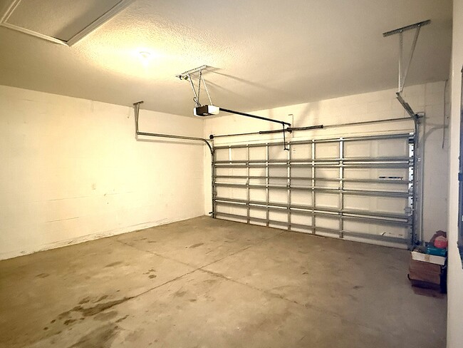 Building Photo - 3905 Trujilo Ln