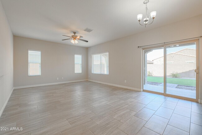 Building Photo - 2736 E Mews Rd