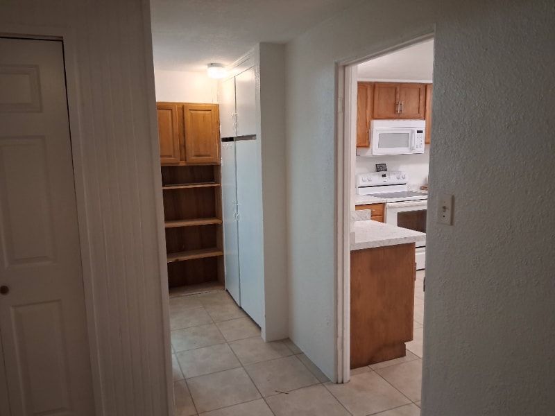 Building Photo - 1120 Northshore Dr