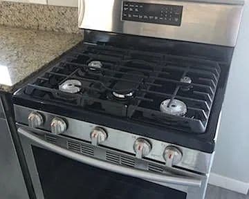 Building Photo - "Charming Burbank 2-Bed, 2-Bath Oasis on North Hollywood Way!"