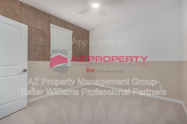 Building Photo - 14031 W Pershing St