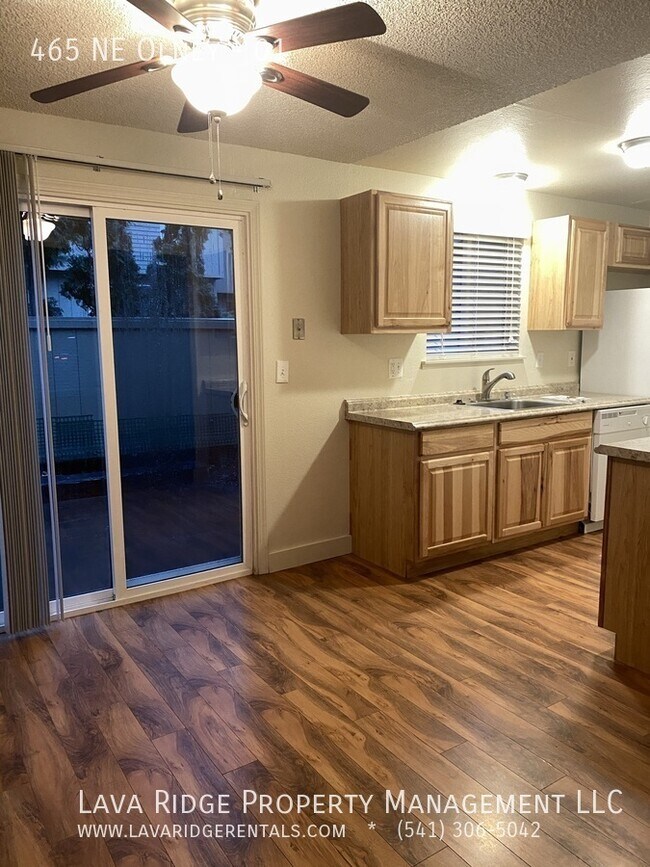 Building Photo - 465 NE Olney-01