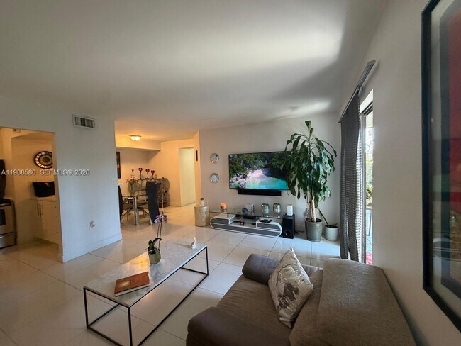 Building Photo - 468 NE 206th Ln