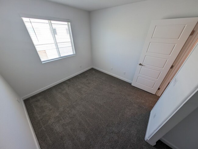 Building Photo - 3509 Golden Chariot Ave