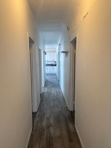 Building Photo - 2515 S Catalina St