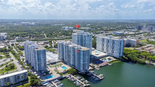 Building Photo - 18081 Biscayne Blvd