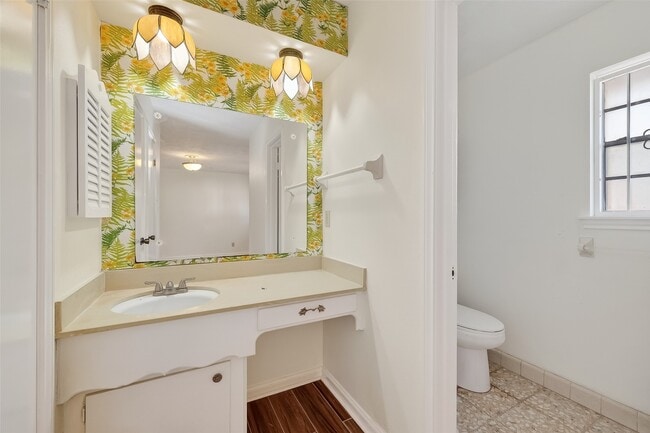 Building Photo - 9218 Rowan Ln