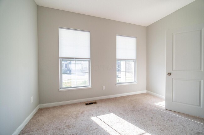 Building Photo - 4032 Stonehill Wy