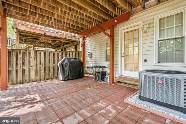 Building Photo - 13967 Gill Brook Ln