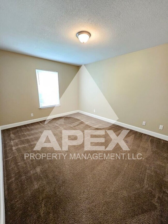 Building Photo - AVALON APARTMENT HOMES---2BD - 1BA Apartme...