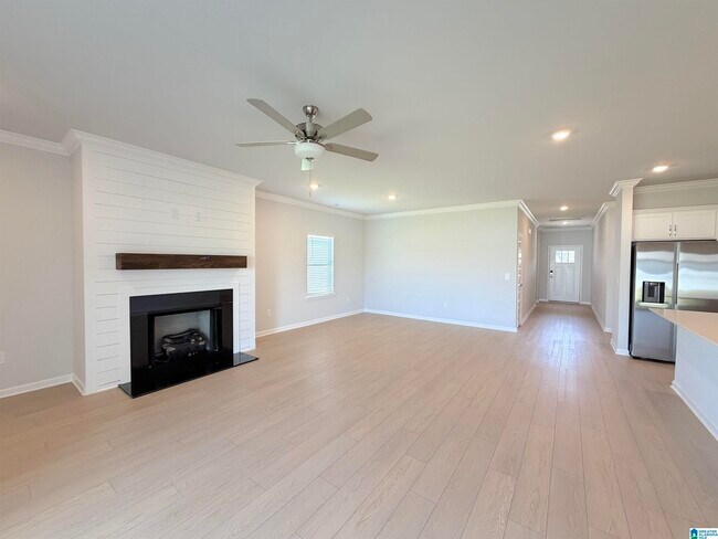 Building Photo - 237 Granby Ln