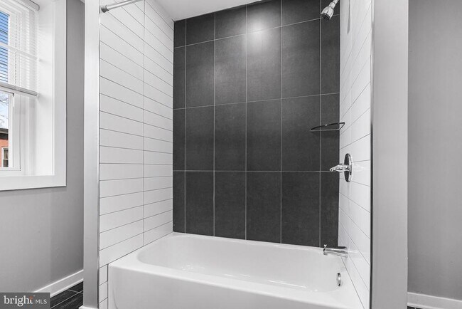 Building Photo - 2125 N 20th St