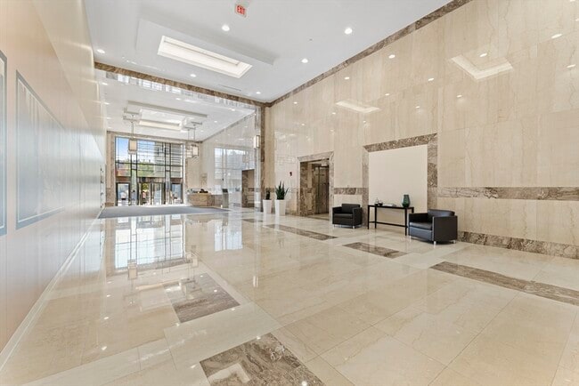 Building Photo - 88 Kingston St