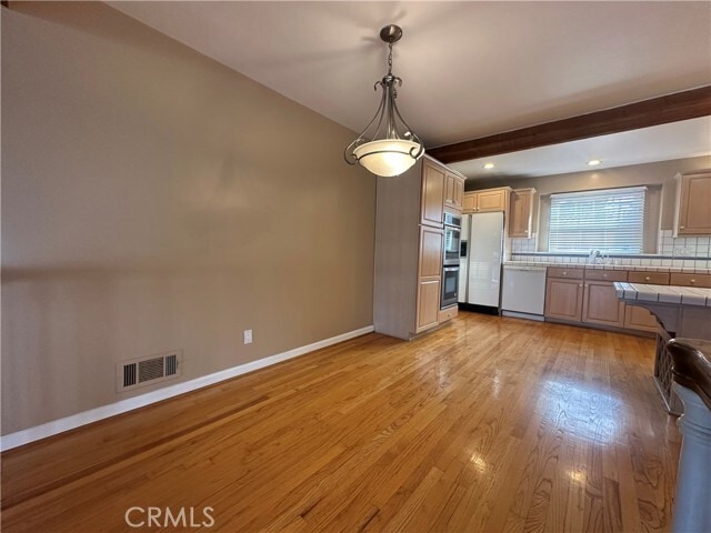 Building Photo - 2913 crest
