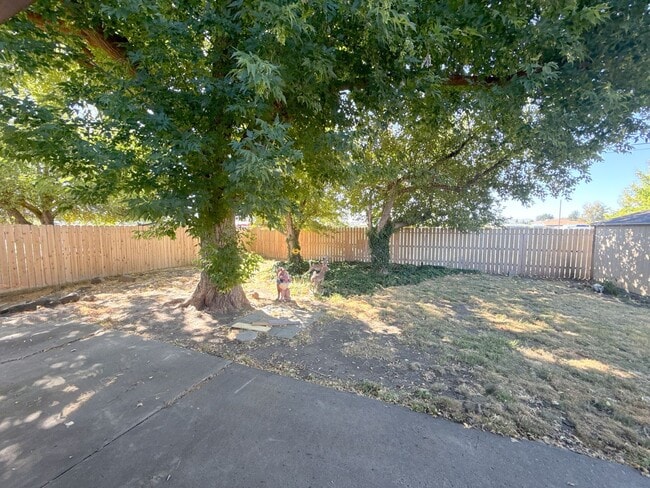 Building Photo - 3 Bedroom, 2.5 Bath House