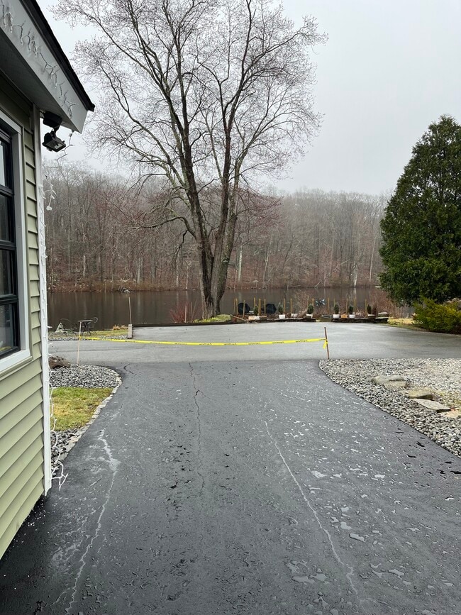 Building Photo - 538B Winthrop Rd