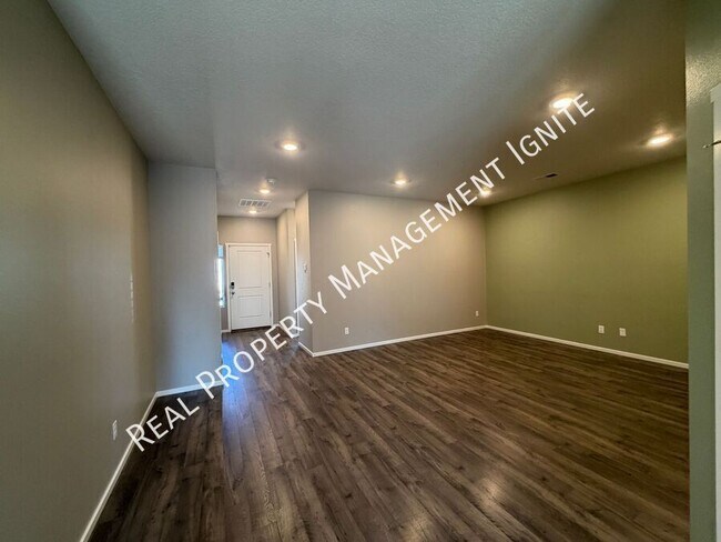 Building Photo - 1430 NW Upas Pl