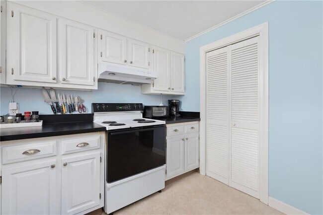 Building Photo - 59 Mt Hope Ave