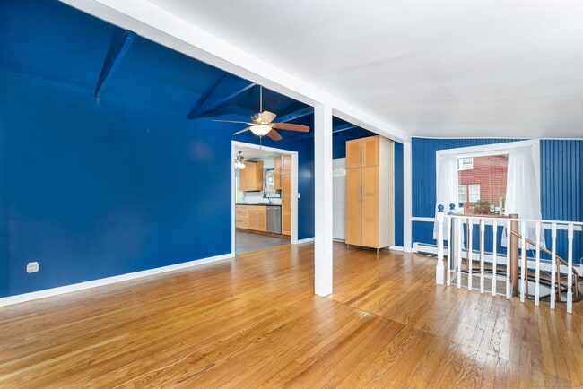 Building Photo - 30 Lakeview Dr