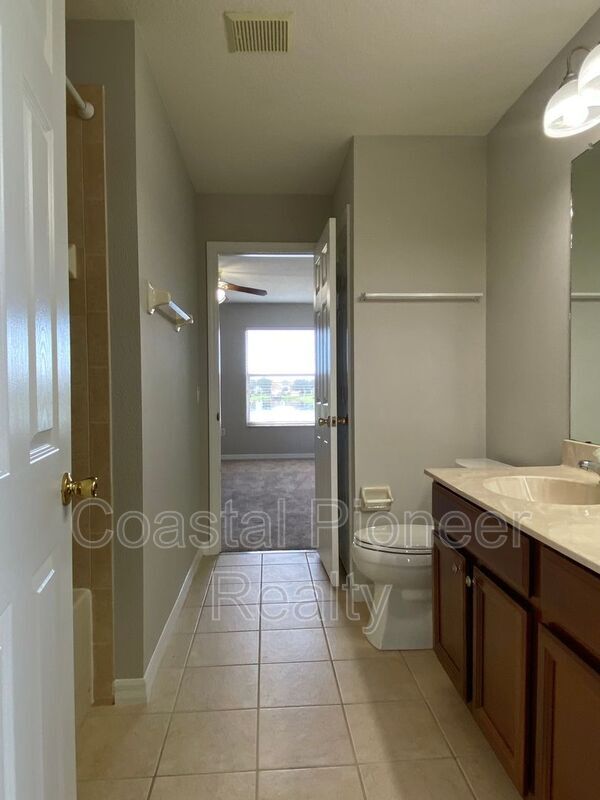 Building Photo - 8807 Cameron Crest Dr