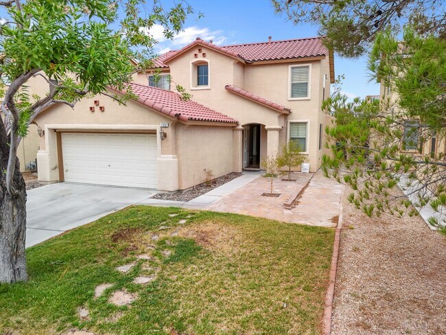 Building Photo - SE!! Pebble and Pollock!! Crystal Springs!...