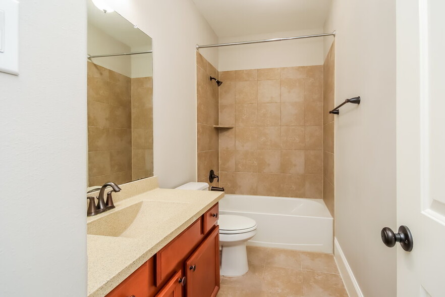 Building Photo - 8840 Ashbloom Ln