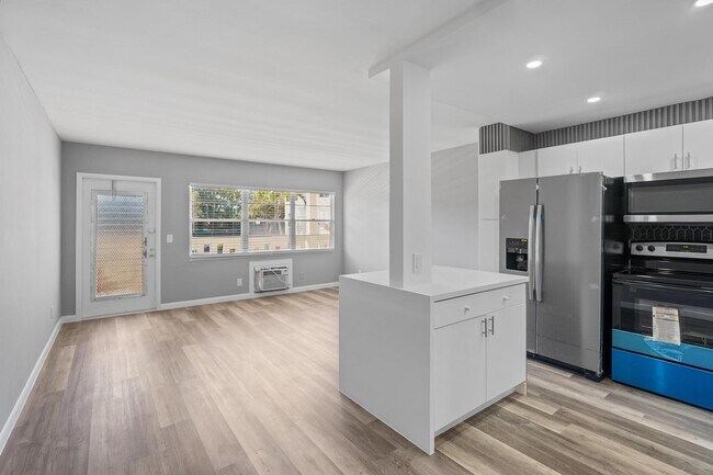 Building Photo - 147 Dorset D