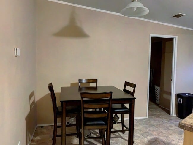 Building Photo - Fully Furnished Nice 3BR/2BA Home