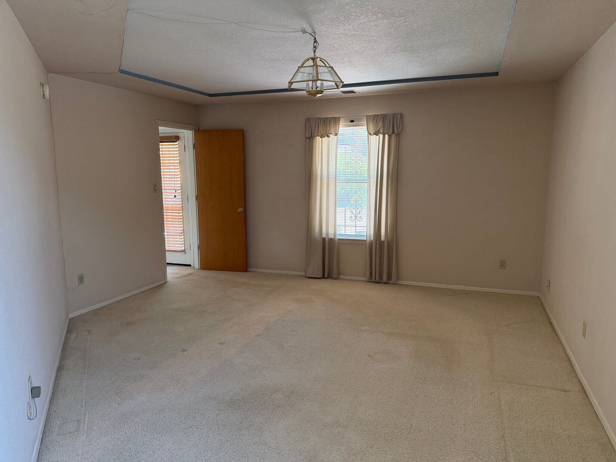 Building Photo - 5516 Cochiti Ct NW