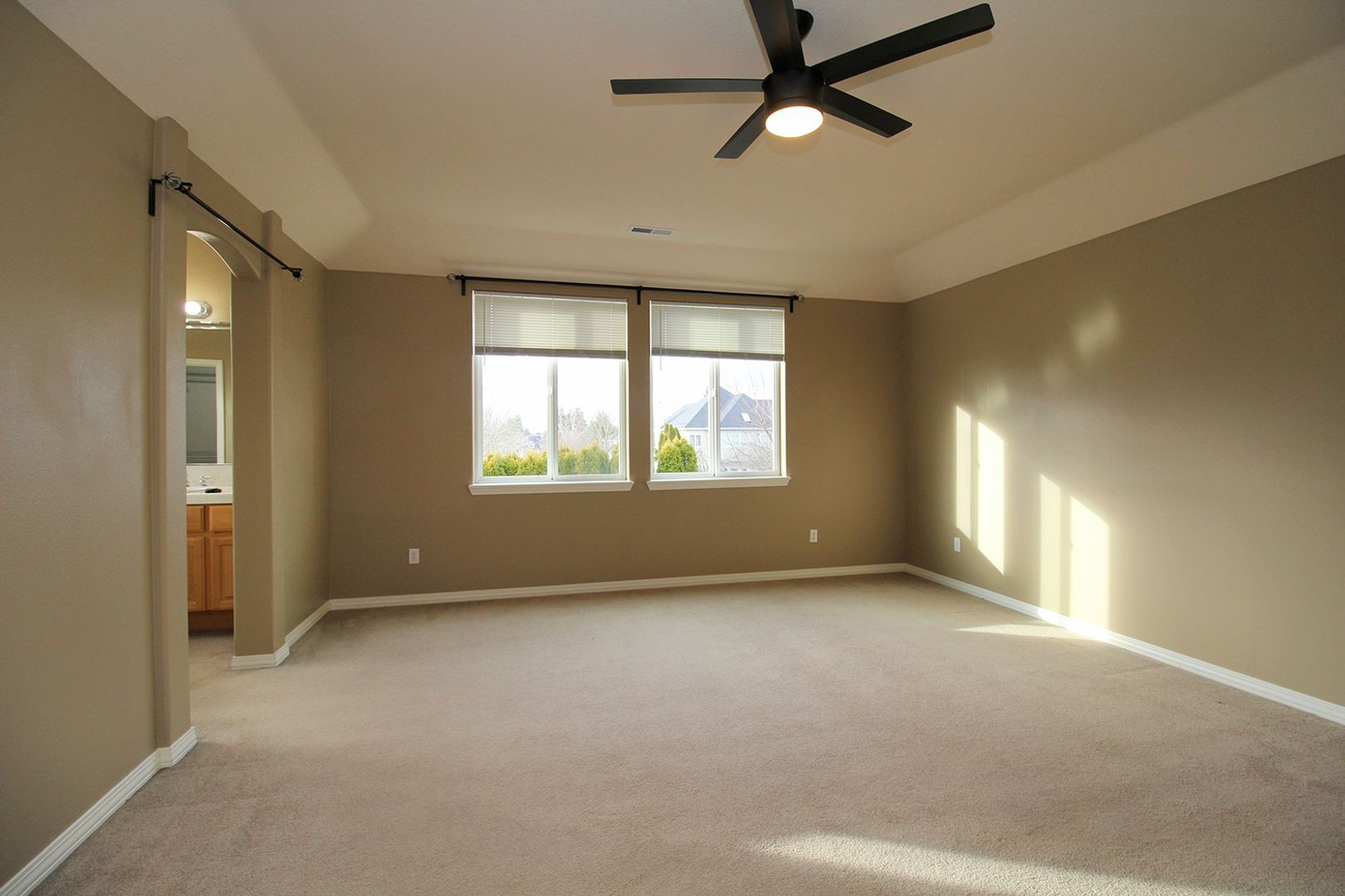 Building Photo - 5187 NW Skycrest Pkwy